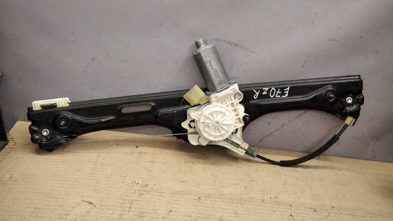стеклоподъемник электрический задний правый BMW X5 E70 2007, 7137030