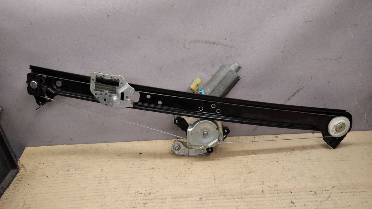 стеклоподъемник передний правый BMW X5 E53 2001, 3.0 л., бензин, АКПП, внедорожник 5 дв., 8254912, 8243804