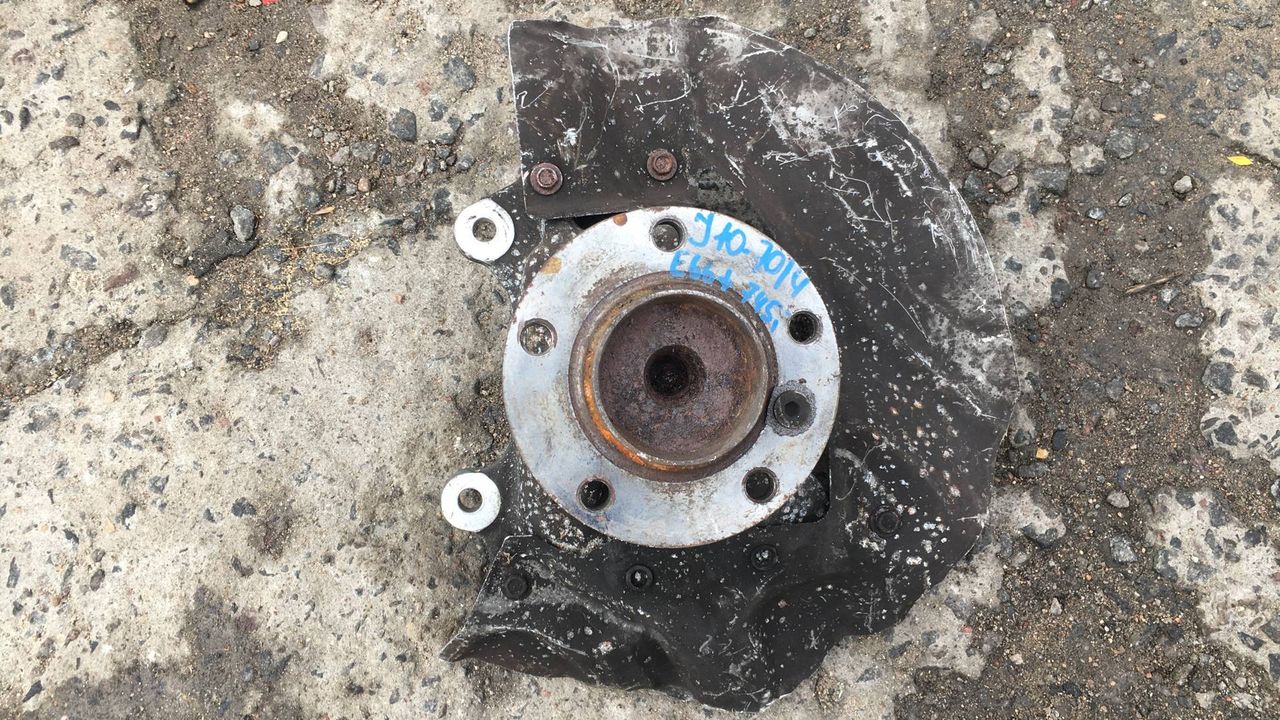 кулак поворотный правый BMW 7 серия E65/E66/E67 2003, 4.4 л., бензин, АКПП, седан