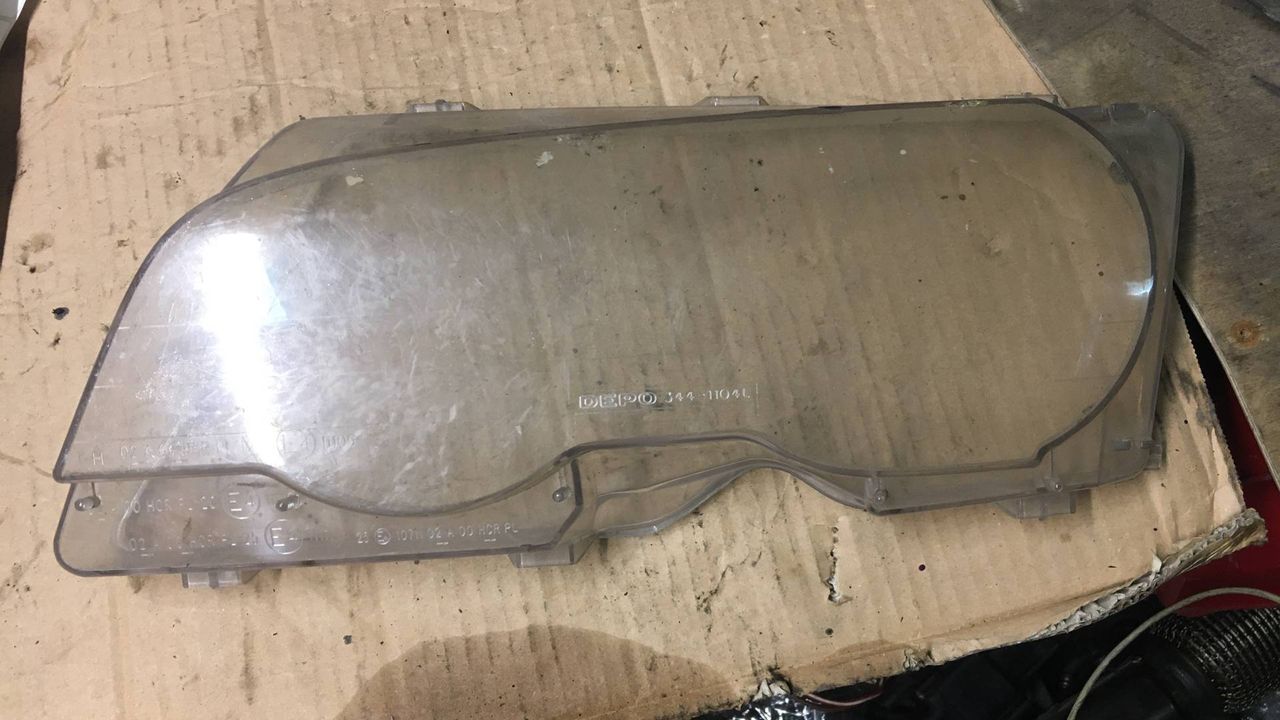 стекло фары левой BMW 3 серия E46 2002, 2.0 л., бензин, МКПП, седан, 3441104L