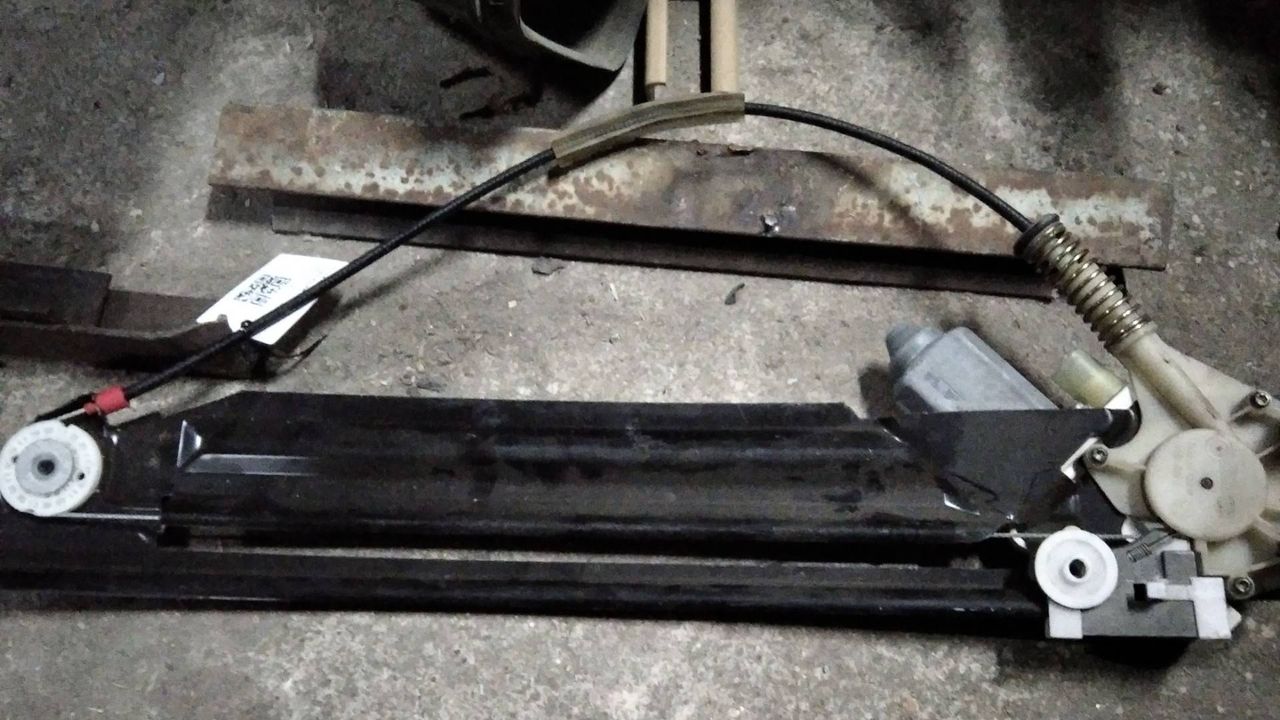 стеклоподъемник передний правый BMW X5 E53 2001, 3.0 л., бензин, АКПП, внедорожник 5 дв., 8254912, 8243804, 8252429