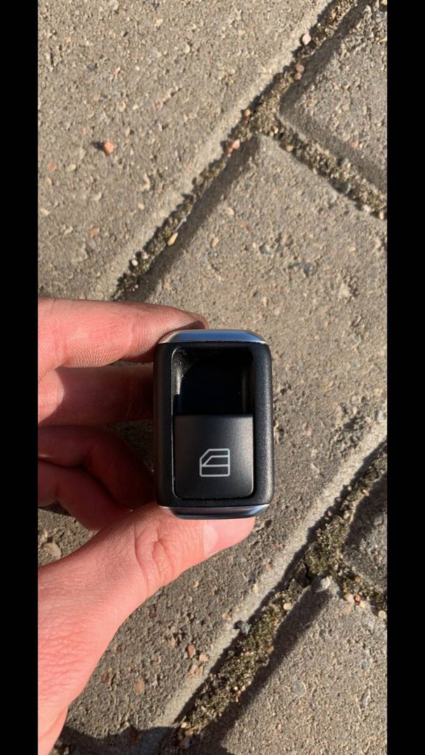 кнопка стеклоподъемника двери Mercedes-Benz E-Класс W212/S212/C207/A207 [рестайлинг] 2013, A2049058102