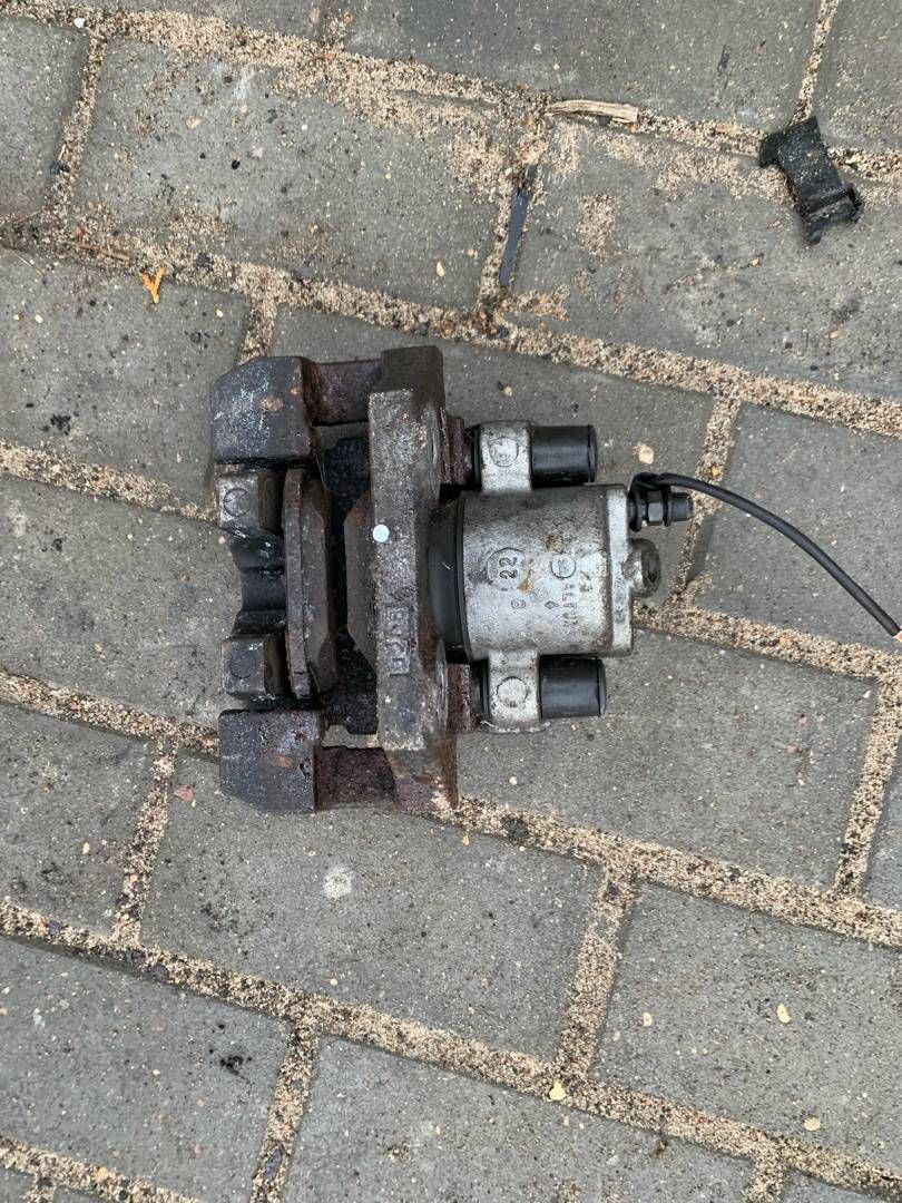 суппорт задний правый BMW X5 E70 2008, 3.0 л., M57 D30 (306D3), дизель, АКПП, внедорожник 5 дв.