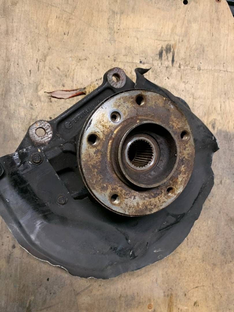 кулак поворотный левый BMW 5 серия E60/E61 2007, 4.8 л., N62 B48 A, бензин, АКПП, универсал, 6768315
