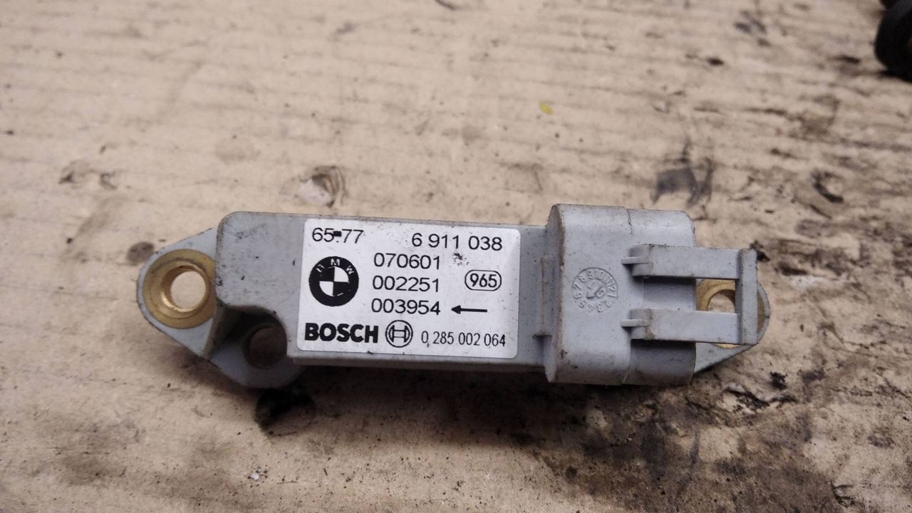 датчик удара BMW X5 E53 2002, 4.4 л., бензин, АКПП, внедорожник 5 дв., 6911038, 65776911038, 0285002064