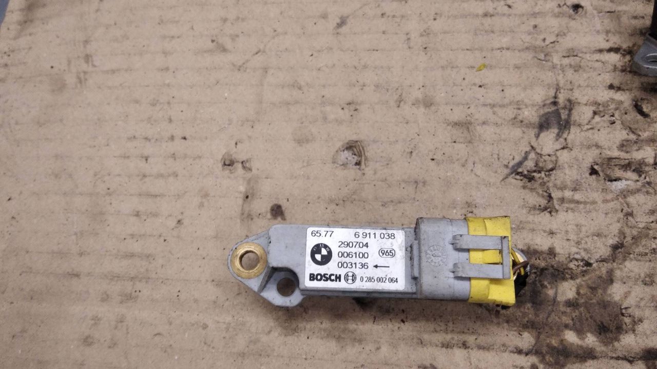 датчик удара BMW X5 E53 2002, 4.4 л., бензин, АКПП, внедорожник 5 дв., 6911038, 65776911038, 0285002064
