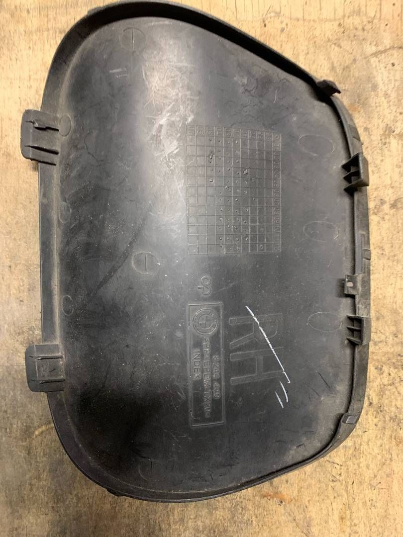 заглушка заднего бампера под крюк BMW X5 E53 2003, 8244440