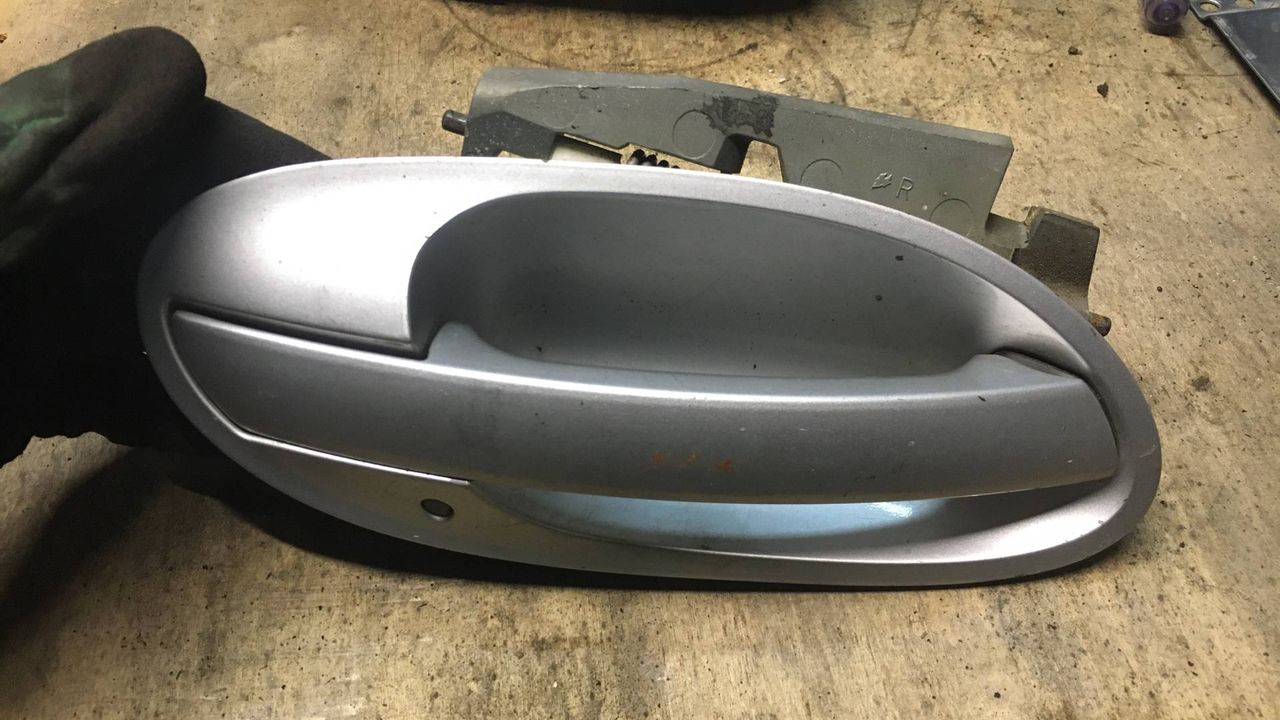 ручка наружная задняя правая BMW 7 серия E65/E66/E67 2001, 3.0 л., дизель, седан