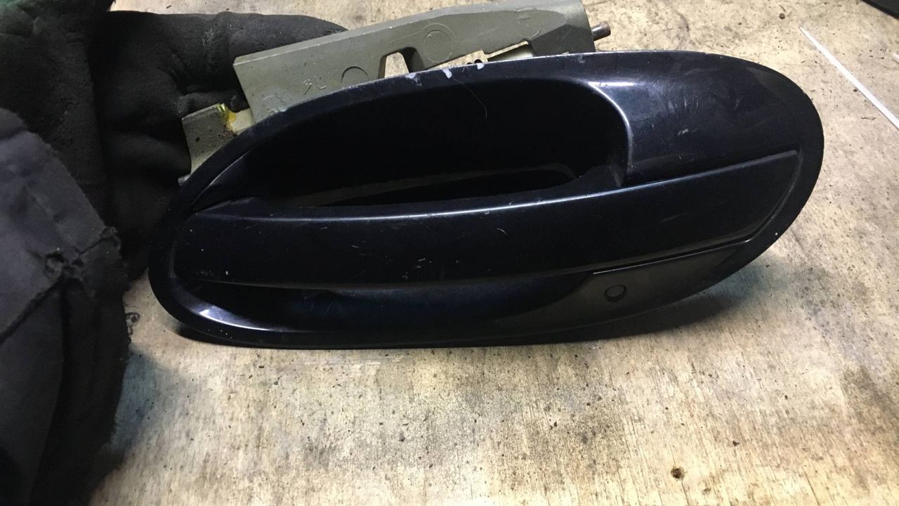 ручка наружная BMW 7 серия E65/E66/E67 2003, 5.0 л., бензин, АКПП, седан