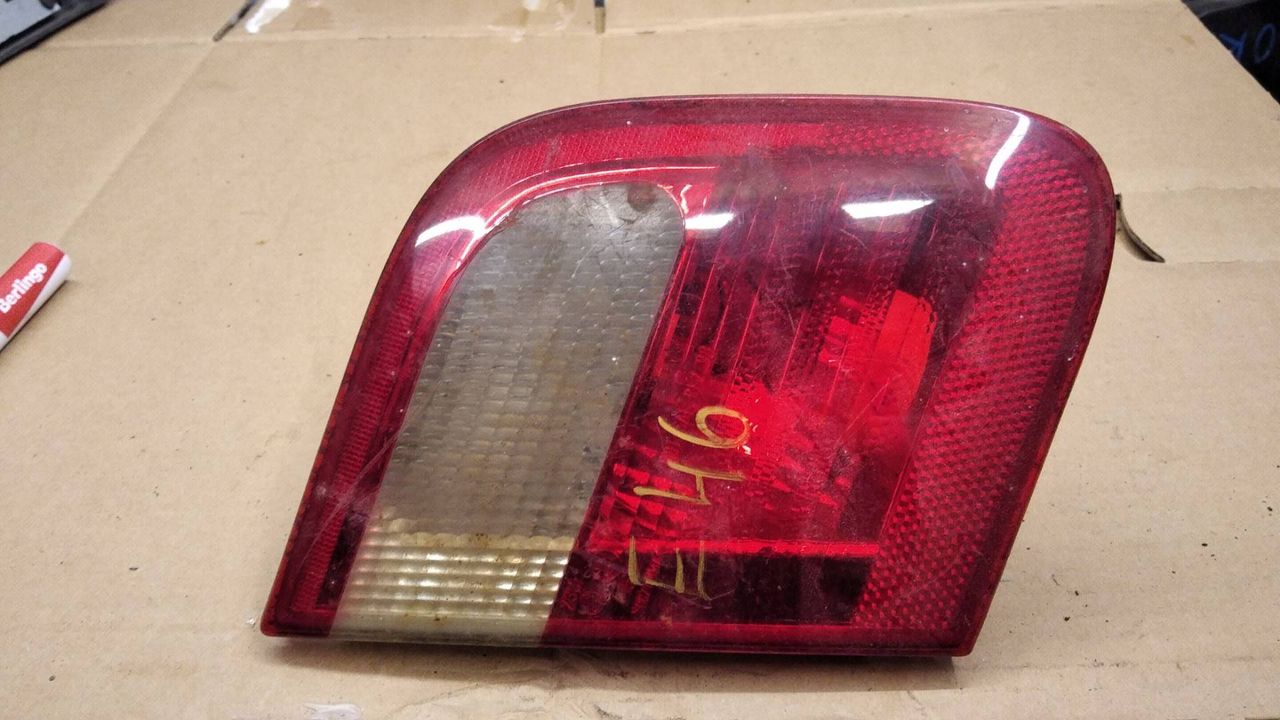 фонарь крышки багажника левый BMW 3 серия E46 1999, 8364923