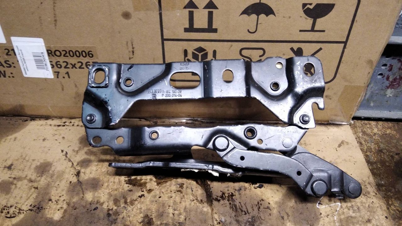 петля капота правая BMW 7 серия F01/F02 2010, 4.4 л., бензин, АКПП, седан, 7200014, 7184190, 7184190