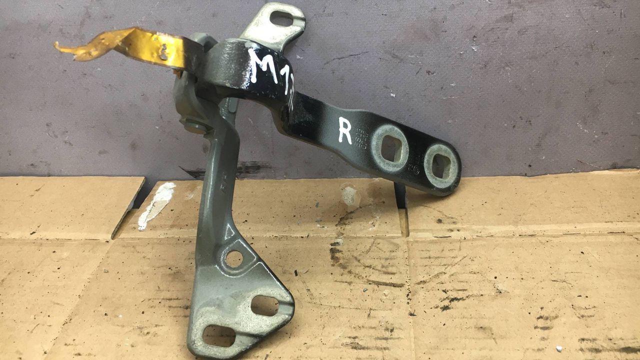 петля крышки багажника BMW X6 F16 2017, 3.0 л., N57 D30 B, дизель, АКПП, внедорожник 5 дв., 7318691