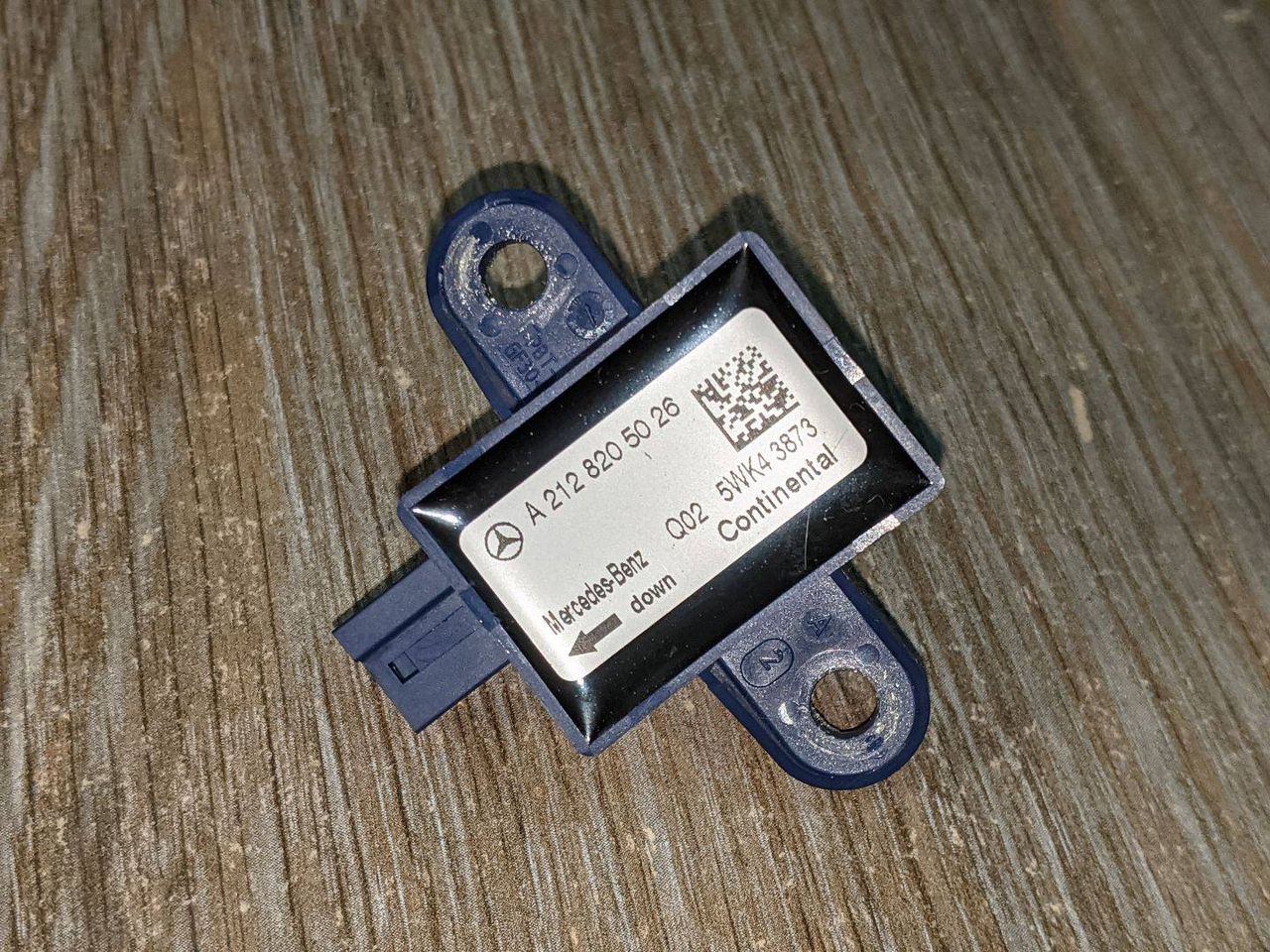 датчик удара Mercedes-Benz E-Класс W212/S212/C207/A207 W212 2010, 2.2 л., дизель, АКПП, седан, задний привод, правый руль, A2128205026