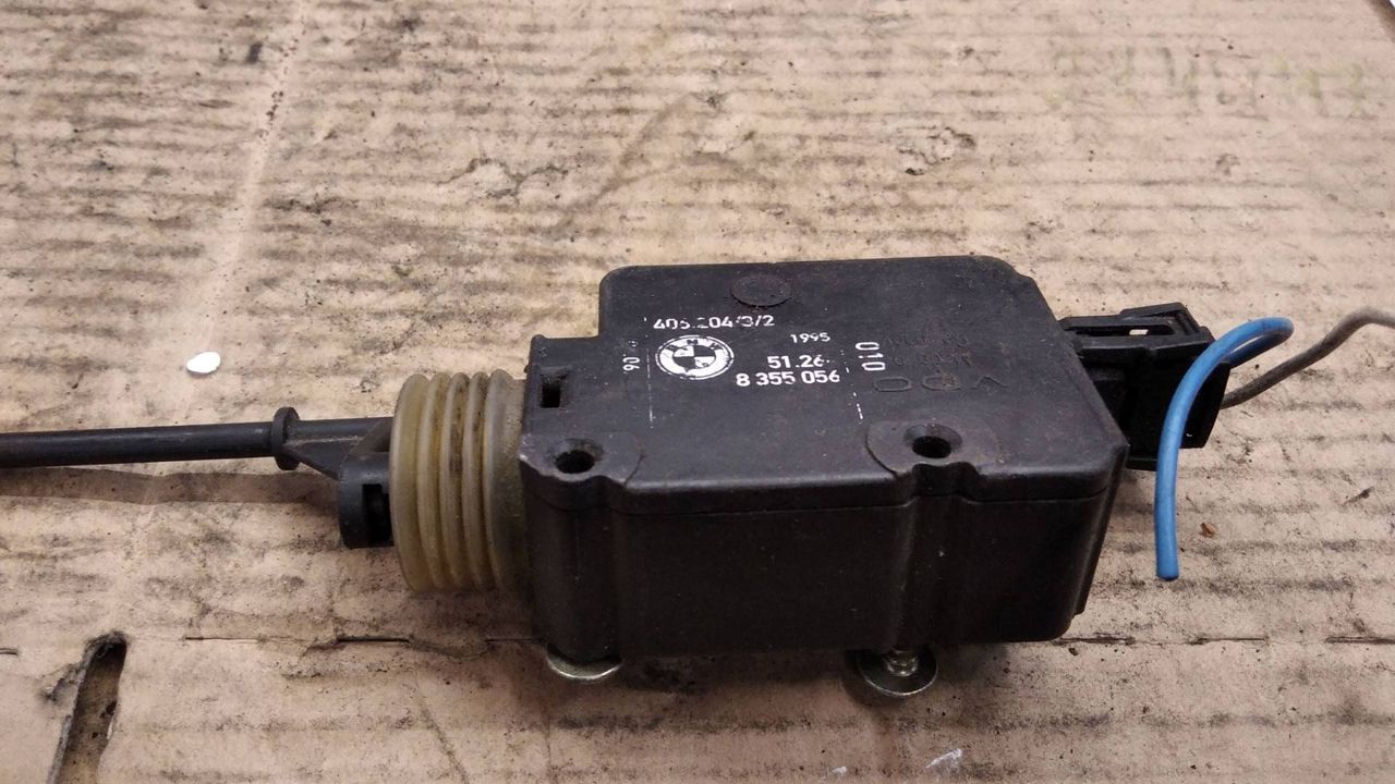 активатор замка крышки топливного бака BMW X5 E53 2001, 4.6 л., бензин, АКПП, внедорожник 5 дв., 8355056, 8353013