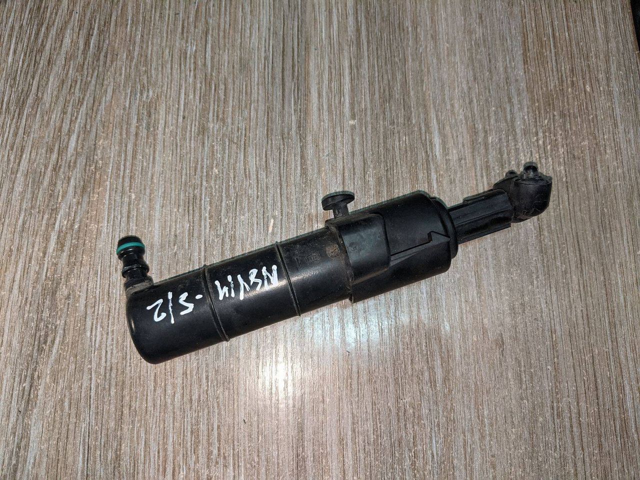 форсунка омывателя фары левая Mercedes-Benz E-Класс W212/S212/C207/A207 W212 2010, 2.2 л., дизель, АКПП, седан, задний привод, правый руль, A2128600147, 8WT009446-07