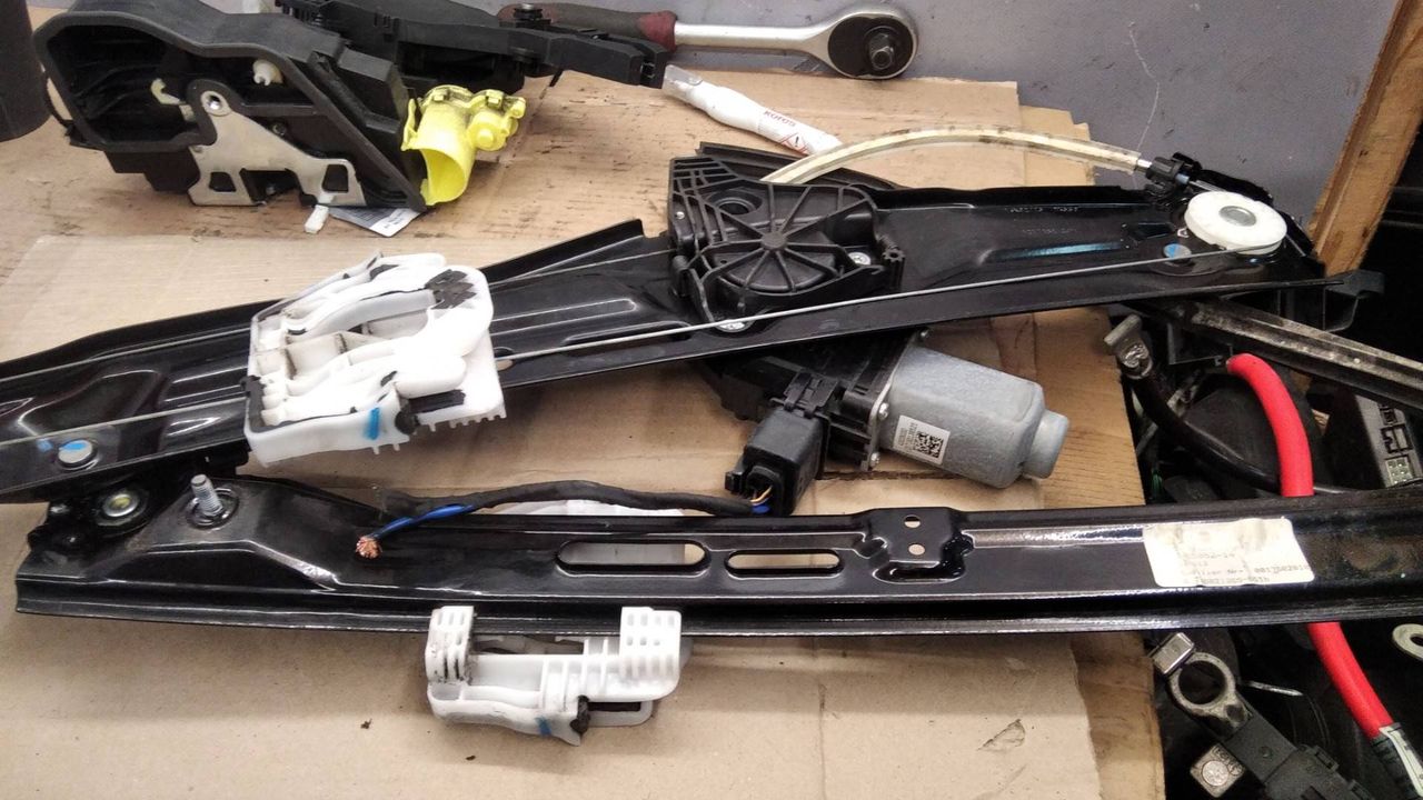 стеклоподъемник передний правый BMW X3 F25 2013, 2.0 л., бензин, АКПП, внедорожник 5 дв., 7258534