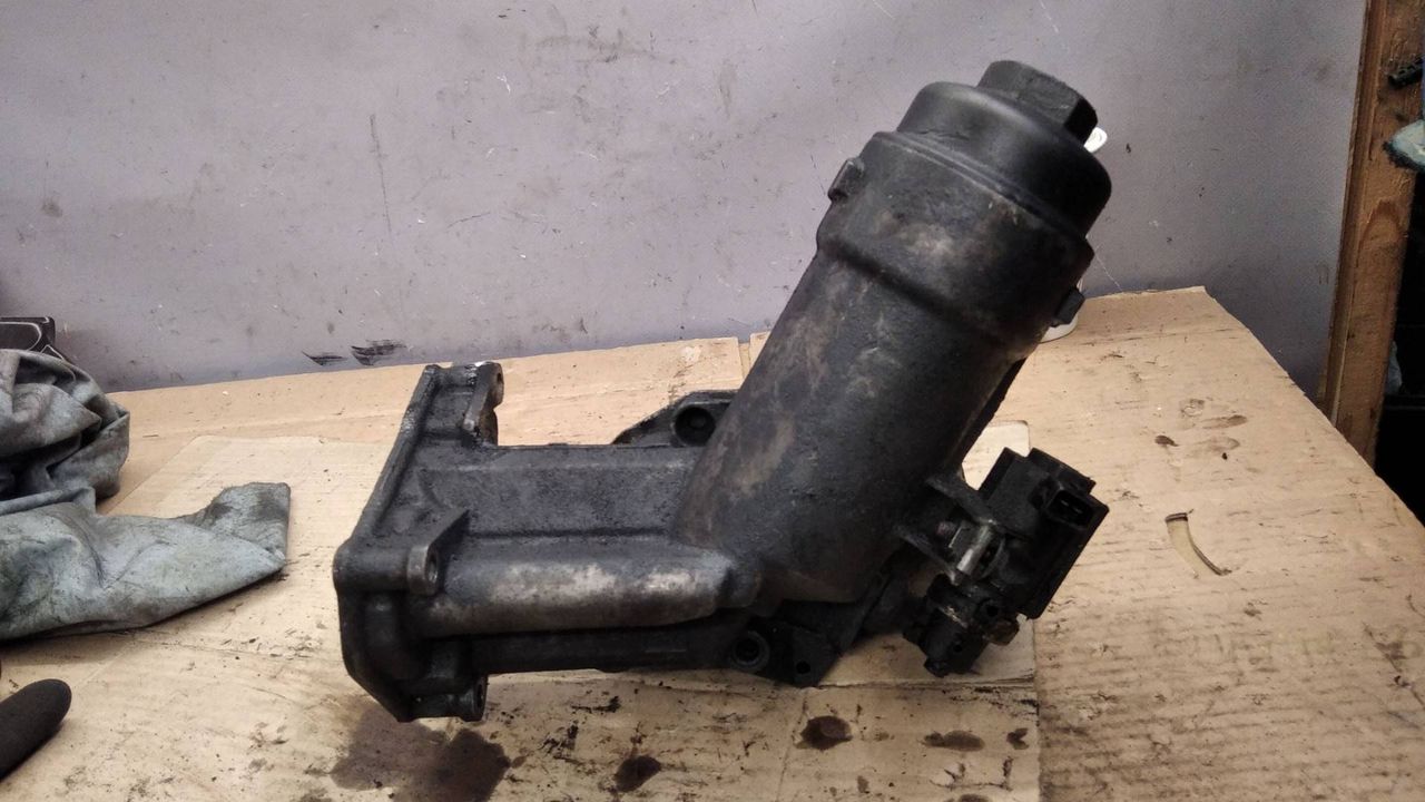 корпус масляного фильтра BMW 3 серия E46 1999, 2.5 л., АКПП, седан, 7516383, 6740273326