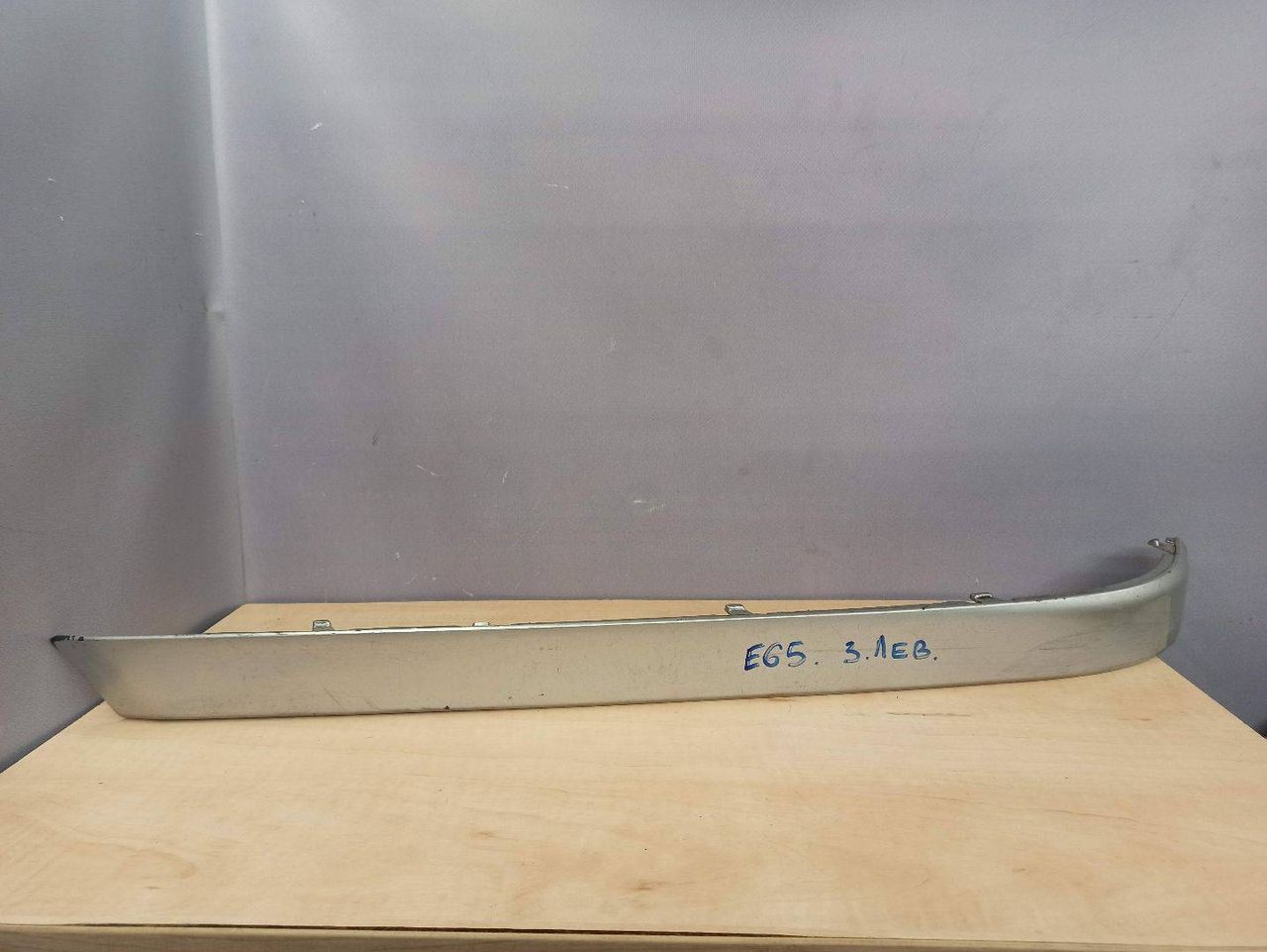 молдинг заднего бампера BMW 7 серия E65/E66/E67 2002, 8223265