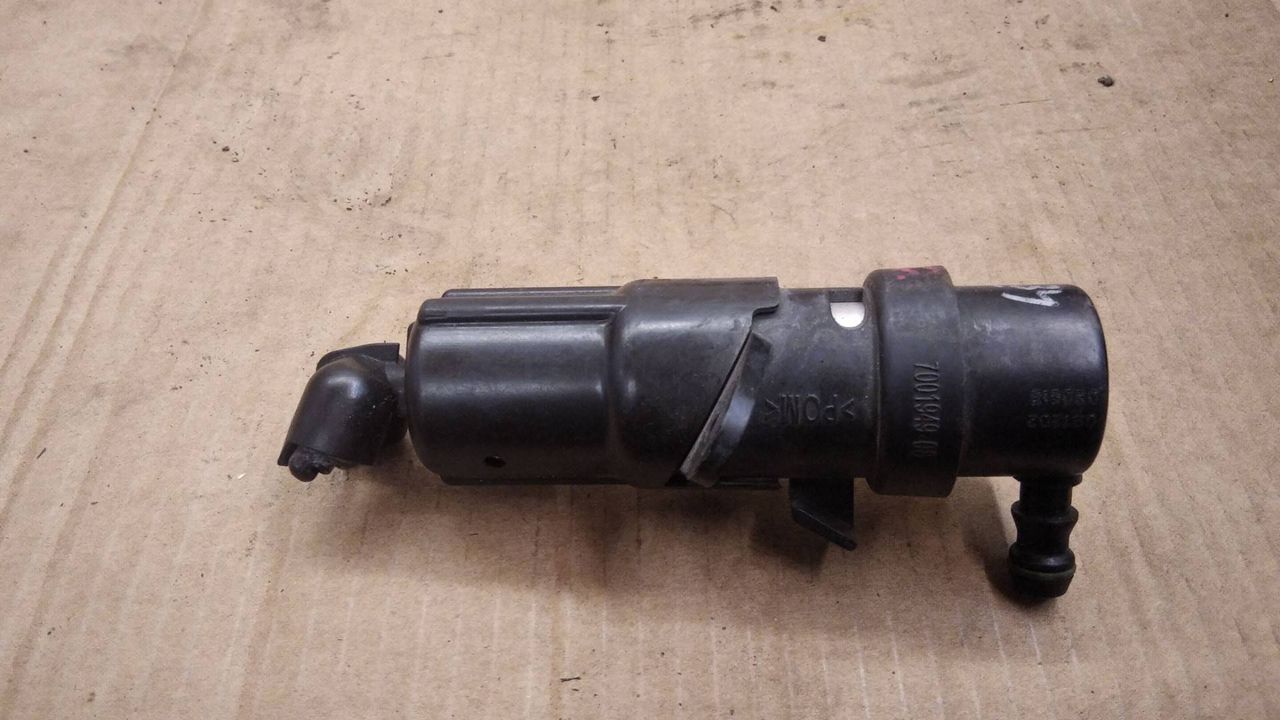 форсунка омывателя фары BMW 7 серия E65/E66/E67 2003, 4.4 л., бензин, АКПП, седан, 7001949