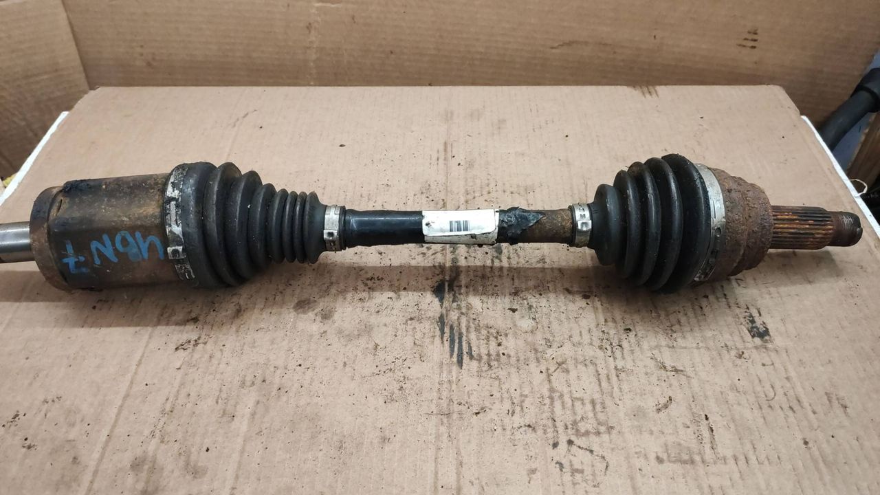 полуось передняя левая (приводной вал, ШРУС) BMW X5 E70 2007, 3.0 л., M57 306 D3, дизель, АКПП