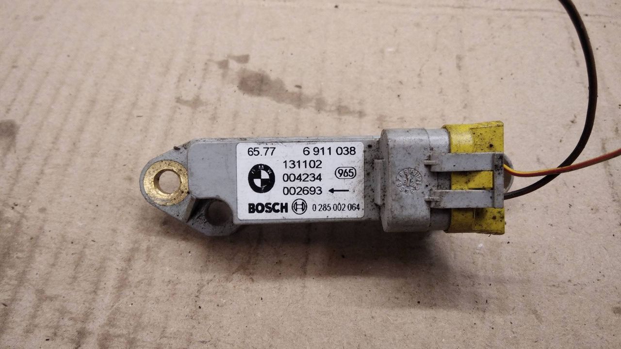 датчик удара BMW X5 E53 2002, 4.4 л., бензин, АКПП, внедорожник 5 дв., 6911038, 0285002064