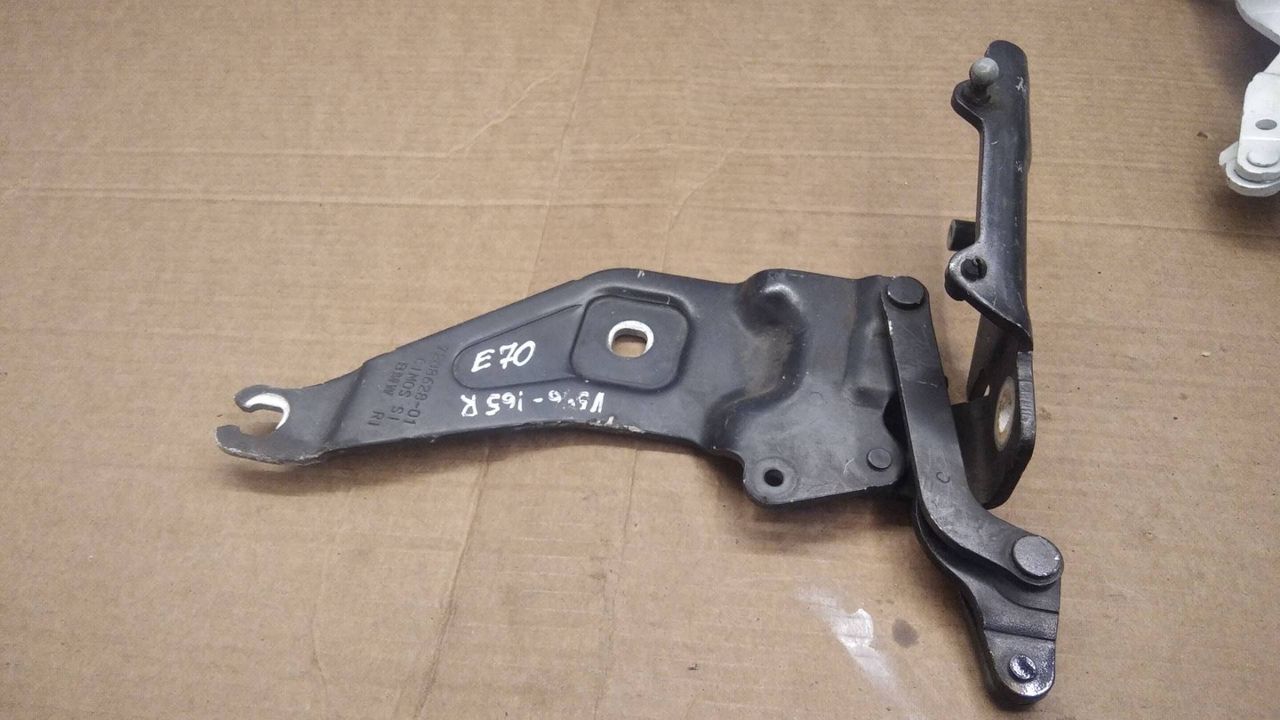 петля капота правая BMW X5 E70 2009, 3.0 л., дизель, АКПП, внедорожник 5 дв., 7208628