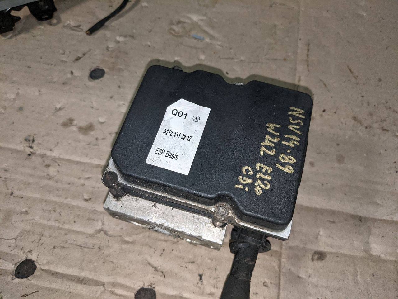 блок ABS Mercedes-Benz E-Класс W212/S212/C207/A207 W212 2010, 2.2 л., дизель, АКПП, седан, задний привод, правый руль, A2124312912, 0265951213, 0265236310