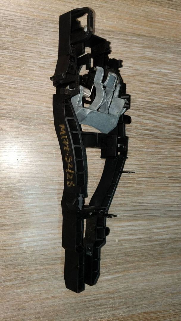 скелет ручки двери задней правой BMW 3 серия F30/F31/F34 2013, 2.0 л., N47 D20 C, дизель, АКПП, хетчбэк 5 дв., правый руль