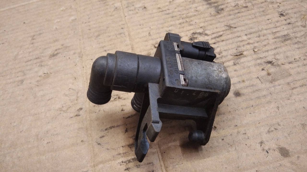 кран отопителя (печки) BMW 3 серия E36 1996, 2.0 л., бензин, АКПП, седан, 8391418