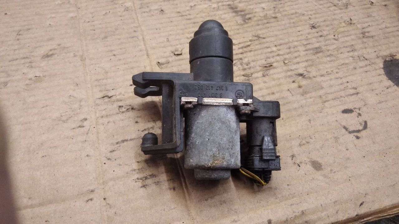 кран отопителя (печки) BMW 3 серия E36 1996, 2.0 л., бензин, АКПП, седан, 8391418
