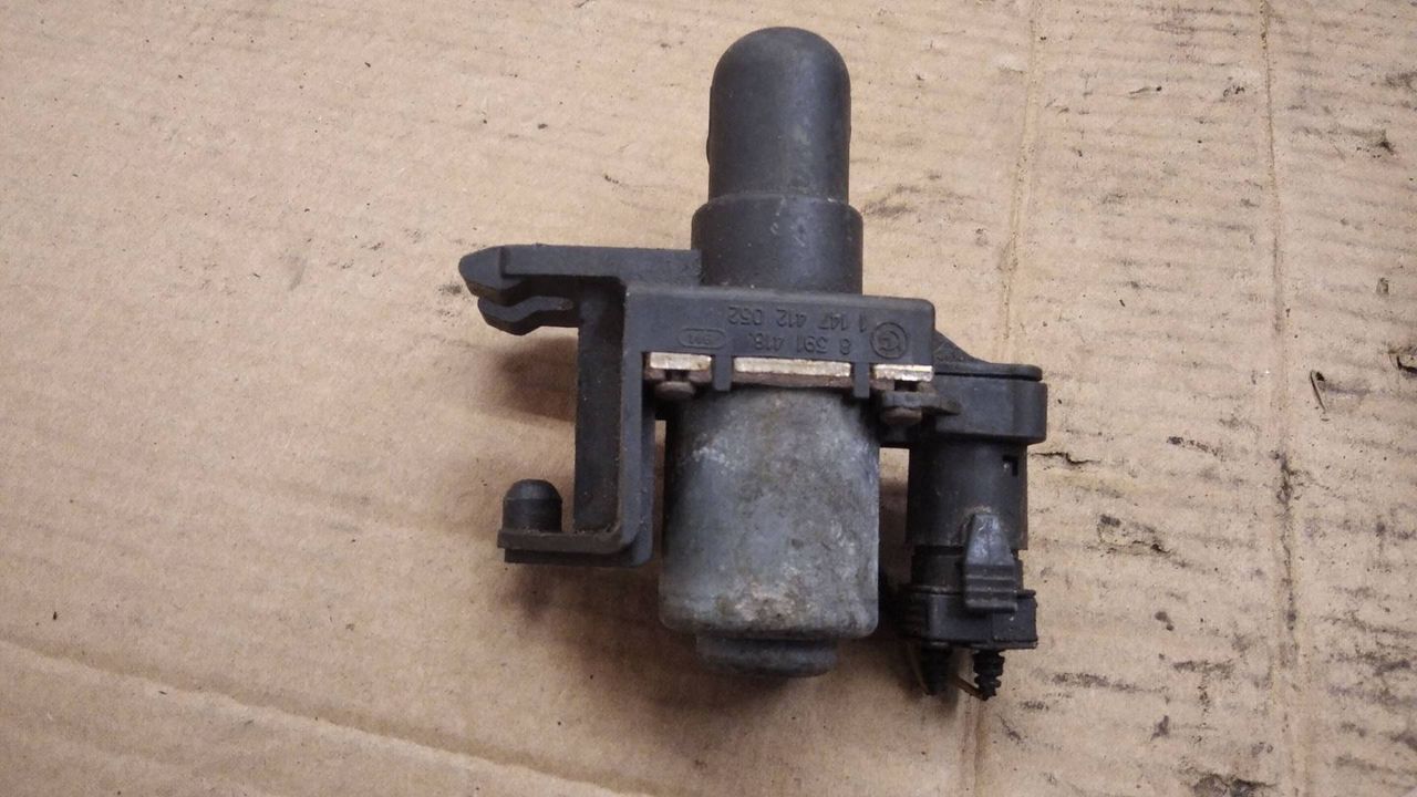 кран отопителя (печки) BMW 3 серия E36 1996, 2.0 л., бензин, АКПП, седан, 8391418