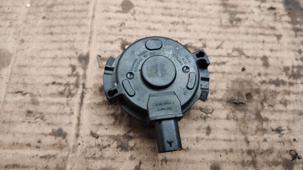 клапан фазорегулятора BMW 7 серия G11/G12 G11 2018, 4.4 л., N63 B44 C, бензин, 7614288