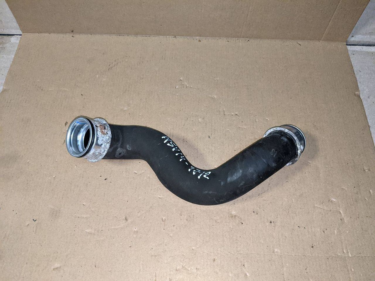 патрубок радиатора Mercedes-Benz E-Класс W212/S212/C207/A207 W212 2010, 2.2 л., дизель, АКПП, седан, задний привод, правый руль, A2045011682