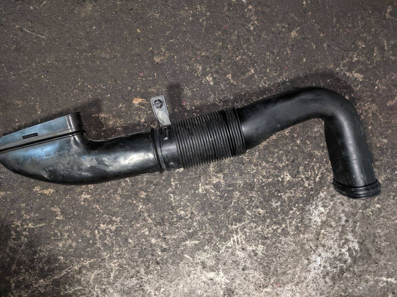 гофра инжектора Mercedes-Benz E-Класс W212/S212/C207/A207 W212 2010, 2.2 л., дизель, АКПП, седан, задний привод, правый руль, A6510903437, 6510903437