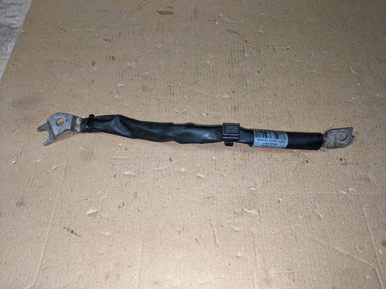 минусовой провод аккумулятора Mercedes-Benz E-Класс W213/S213/C238/A238 2016, 2.0 л., OM 654.920, дизель, АКПП, белый, седан, правый руль, A2135409916