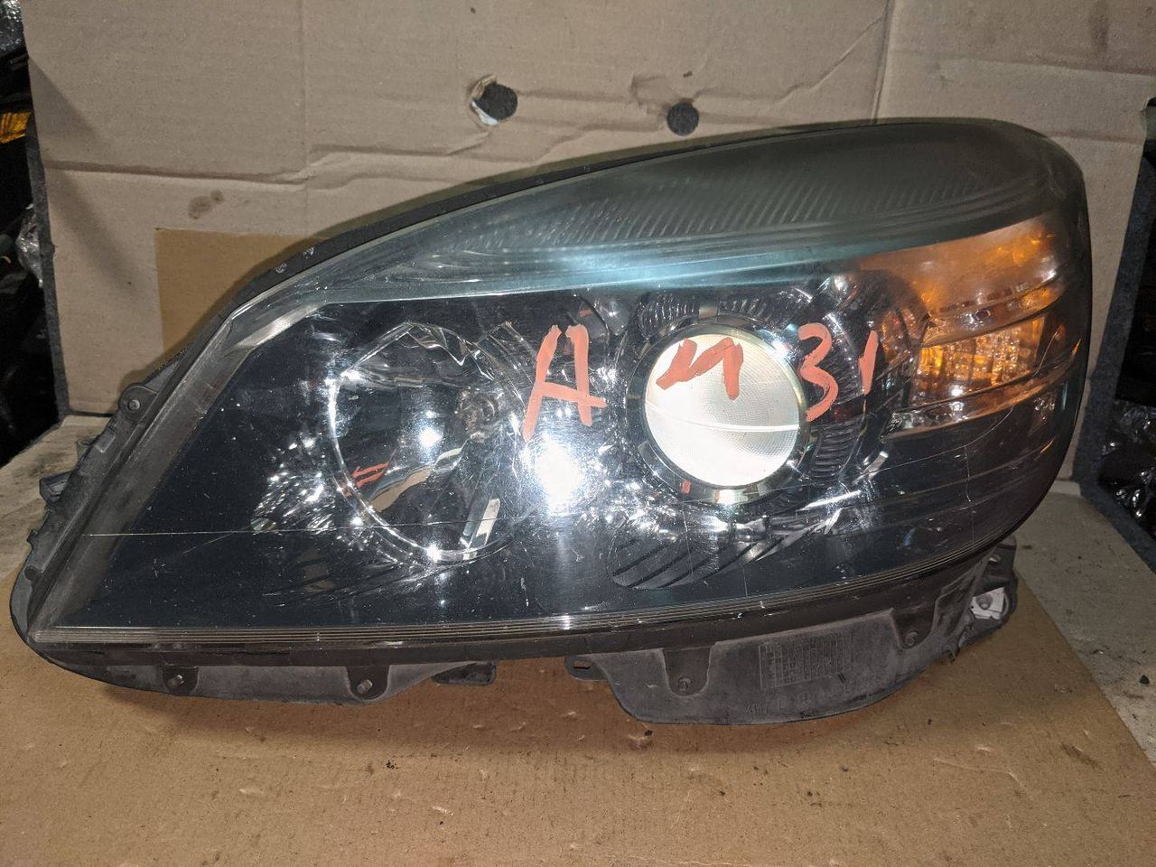 фара левая Mercedes-Benz C-Класс W204/S204/C204 [рестайлинг] W204.054 2011, 3.0 л., M 272.947, бензин, АКПП, черный, седан, задний привод, A2048202139, 0302525005