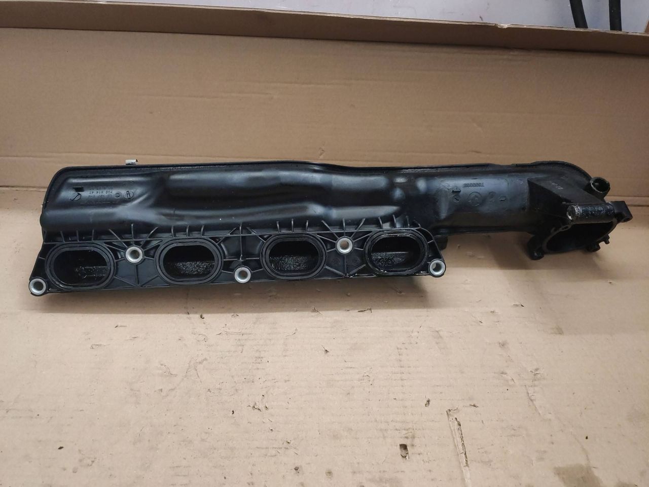 коллектор впускной BMW 7 серия F01/F02 F01 2011, 4.4 л., N63 B44 A, бензин, АКПП, черный, 7555663