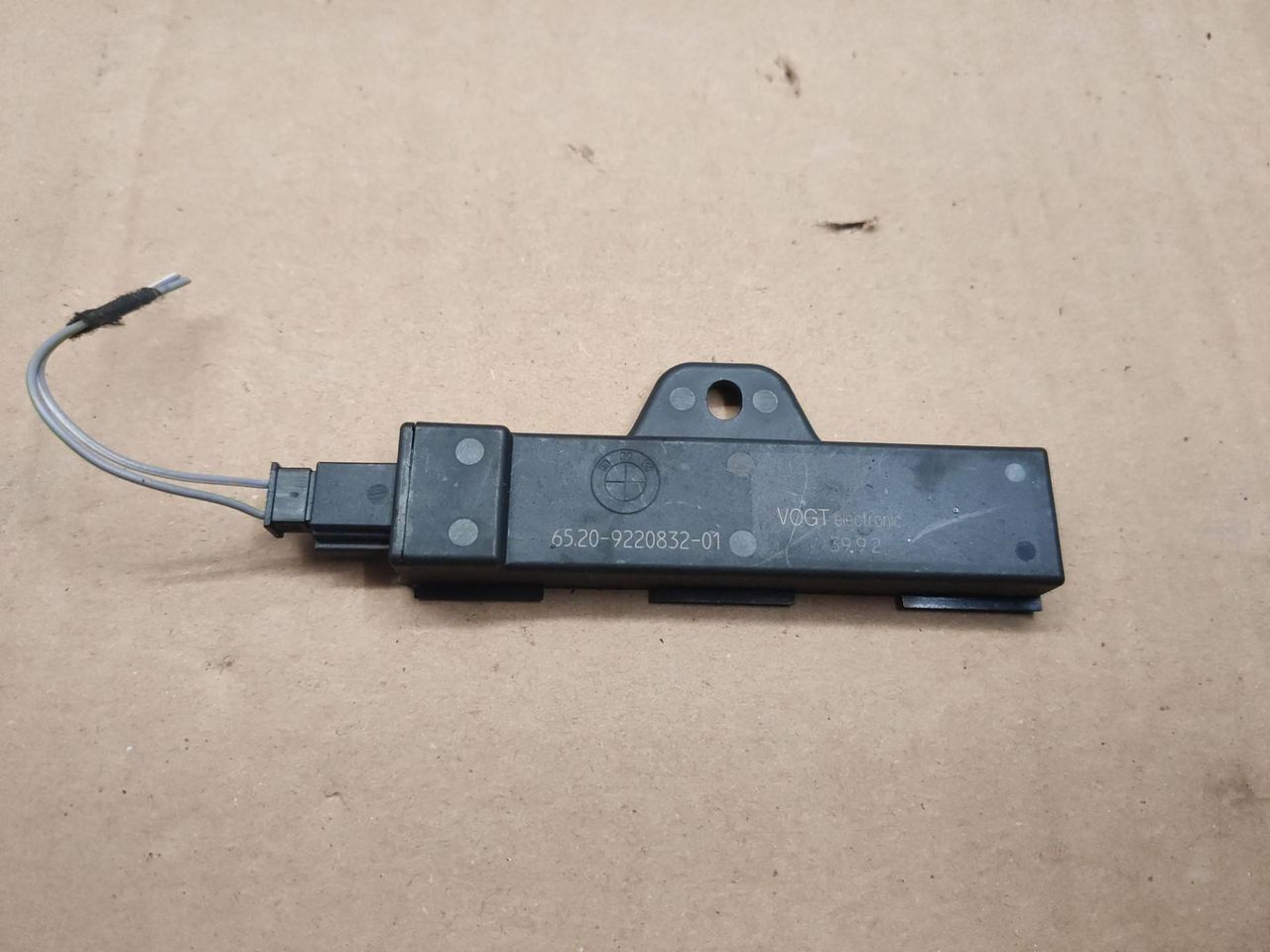 Антенна системы комфортного доступа BMW 7 серия F01/F02 F01 2011, 4.4 л., N63 B44 A, бензин, АКПП, черный, 9220832