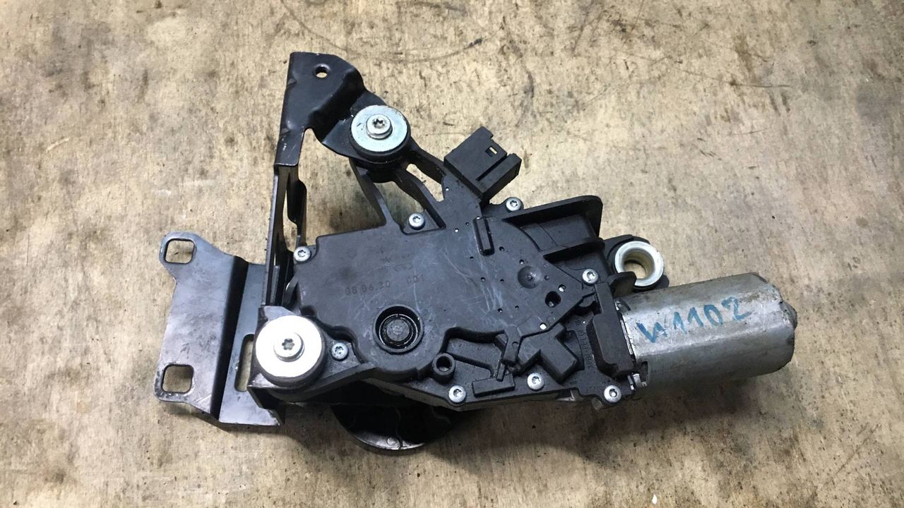 моторчик заднего стеклоочистителя (дворника) BMW 5 серия E60/E61 2006, 2.0 л., бензин, универсал, 1397220905