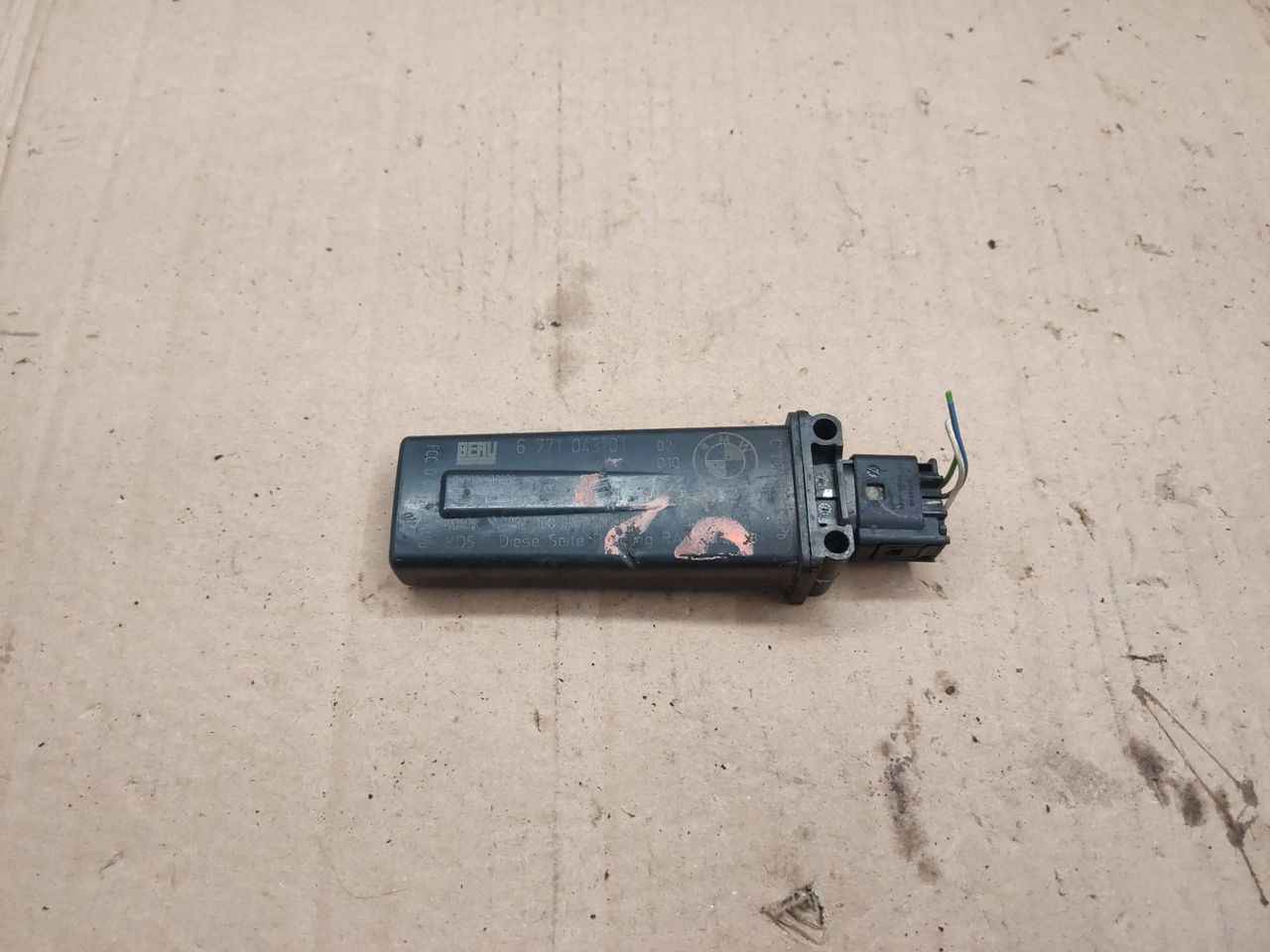 Приемная антенна RDC BMW 7 серия F01/F02 F01 2011, 4.4 л., N63 B44 A, бензин, АКПП, черный, 6771043