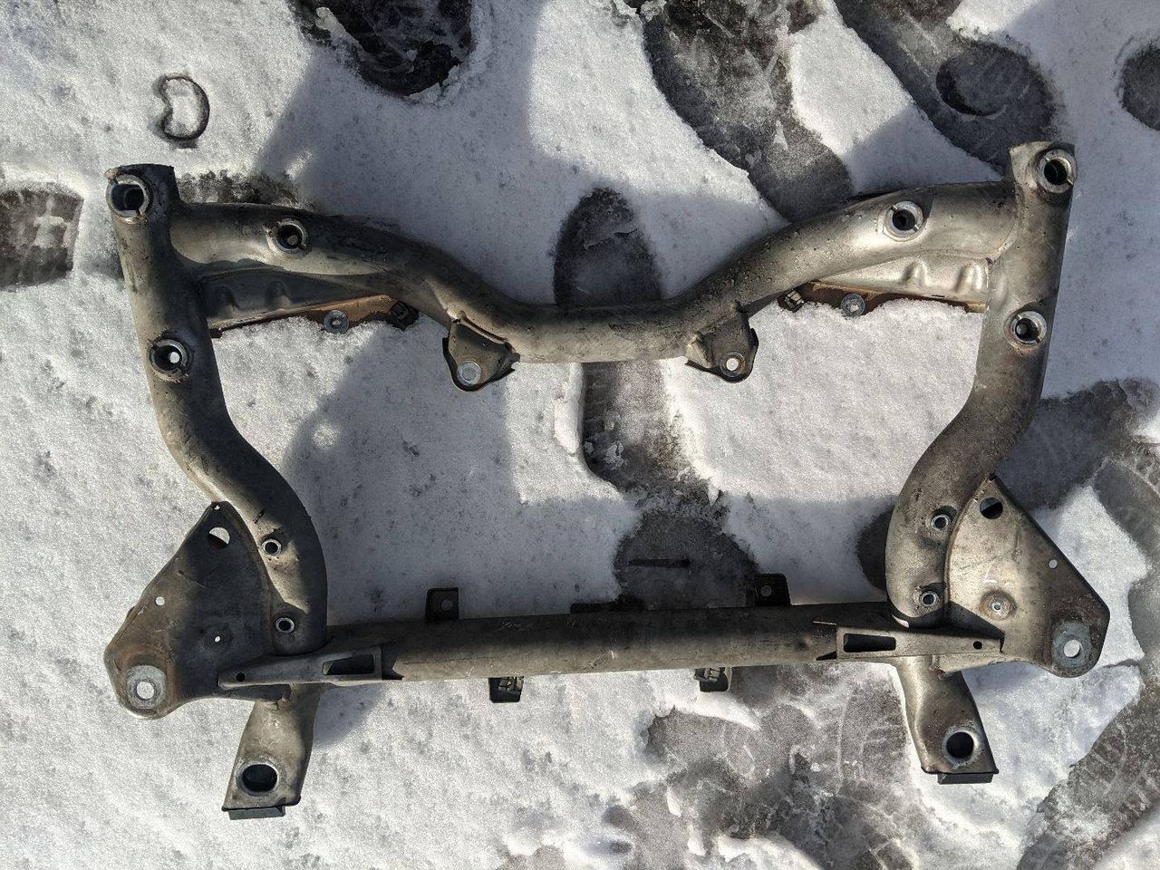 балка подвески передняя (подрамник) Mercedes-Benz C-Класс W204/S204/C204 [рестайлинг] W204.054 2011, 3.0 л., M 272.947, бензин, АКПП, черный, седан, задний привод, A2046280957