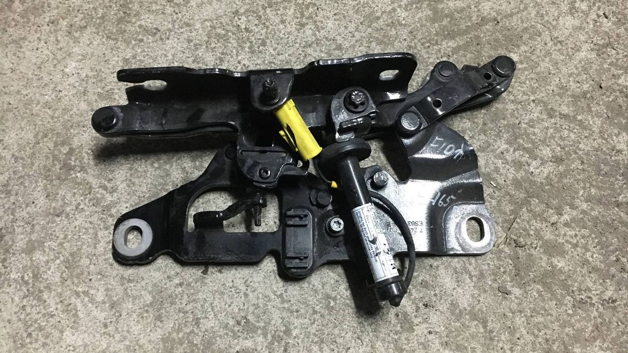 петля капота правая BMW 5 серия F10/F11 [рестайлинг] 2016, 2.0 л., B47 D20 A, дизель, АКПП, черный, седан, 7249888, 0589-P1-000095