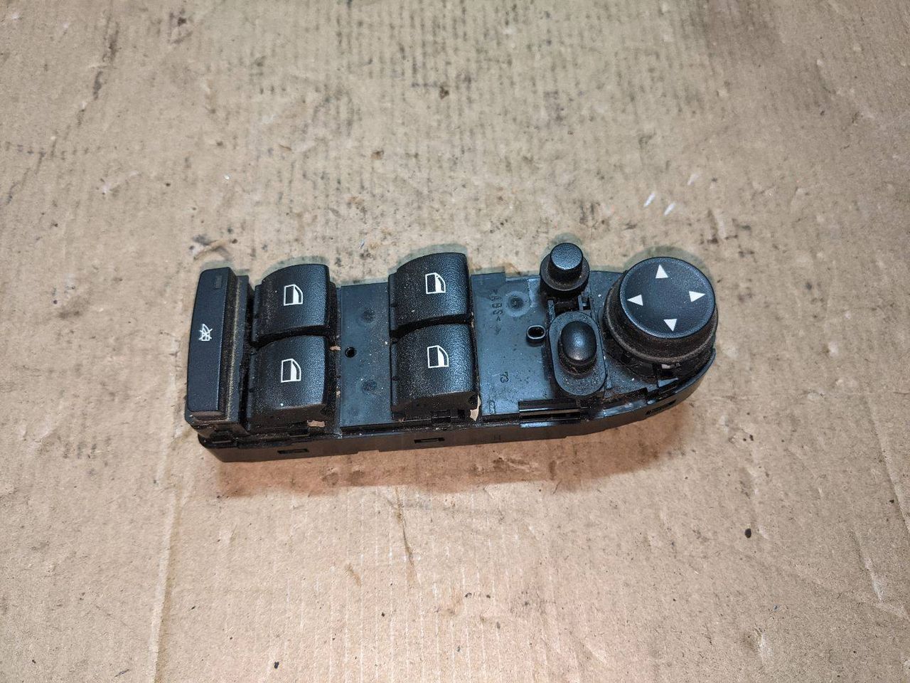 блок управления стеклоподъемниками BMW X5 E70 2007, 4.8 л., N62 B48 B, бензин, АКПП, черный, внедорожник 5 дв., 9122121