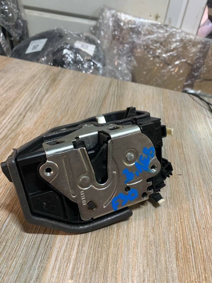 замок двери задней левой BMW 3 серия F30/F31/F34 F30 2012, 3.5 л., бензин, АКПП, седан, задний привод, 7202147, 51227202147