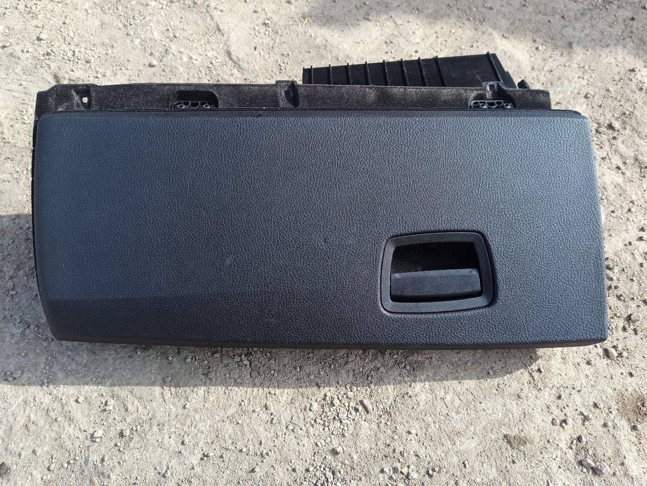 бардачок BMW 7 серия F01/F02 F01 2011, 4.4 л., N63 B44 A, бензин, АКПП, черный