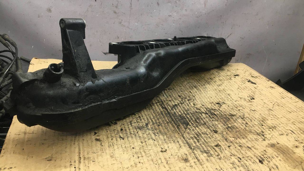 коллектор впускной BMW 7 серия F01/F02 2011, 4.4 л., бензин, АКПП, 7555663