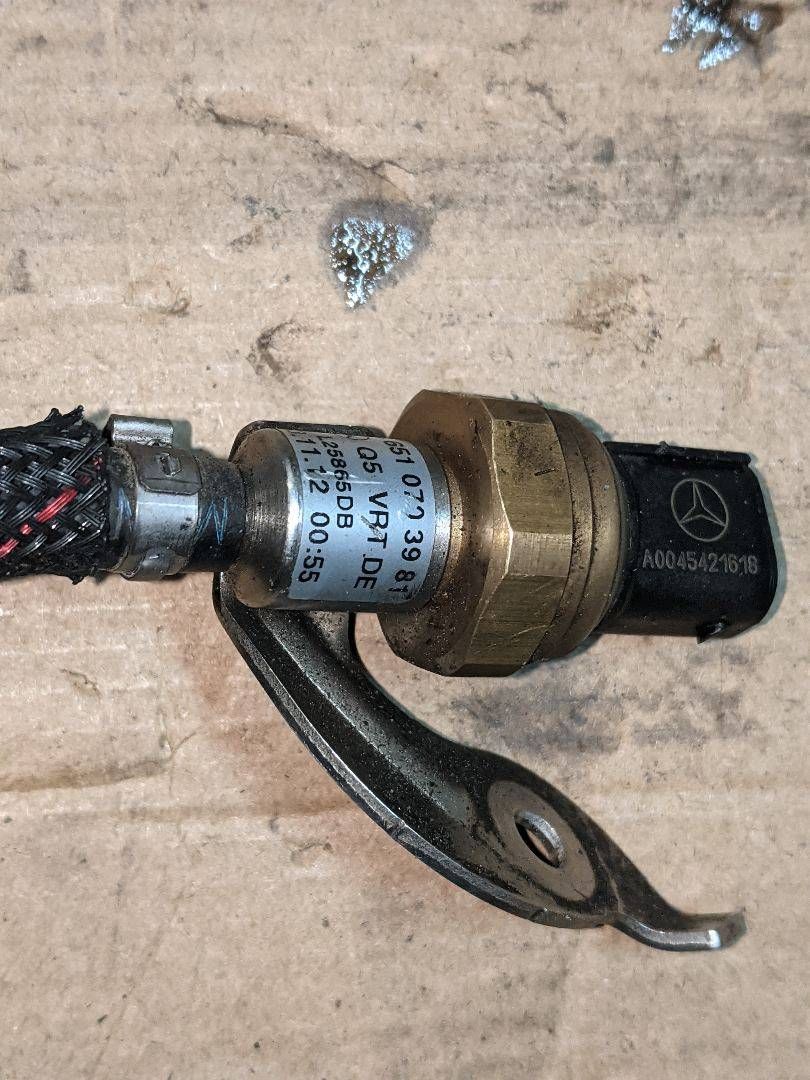 датчик давления топлива Mercedes-Benz E-Класс W212/S212/C207/A207 2012, 2.1 л., OM 651.924, дизель, АКПП, седан, A0045421618, A6510703918