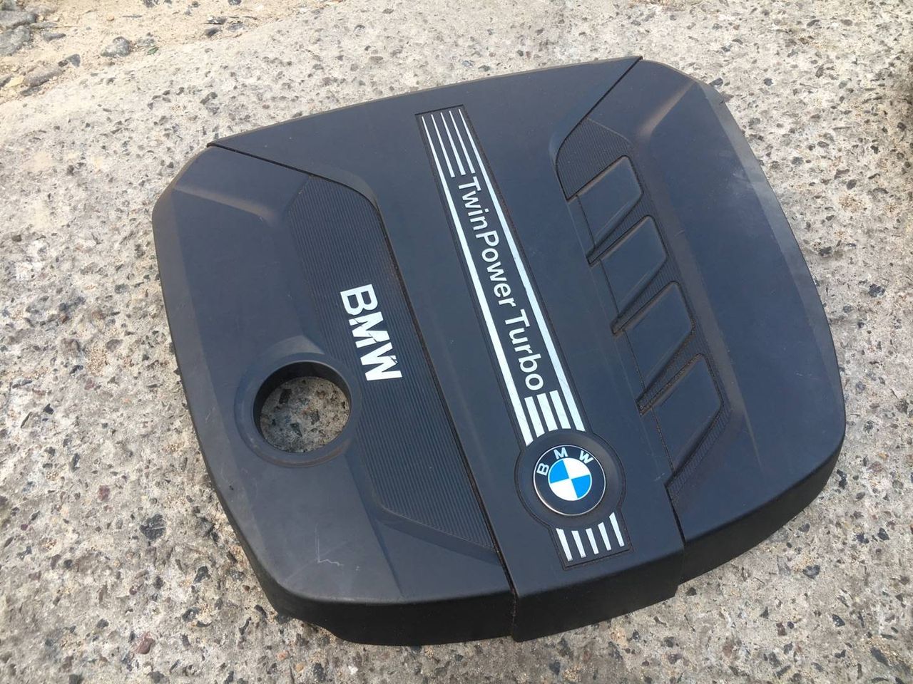 декоративная крышка двигателя BMW 5 серия F07/F10/F11 [рестайлинг] 2013, 2.5 л., 8510475