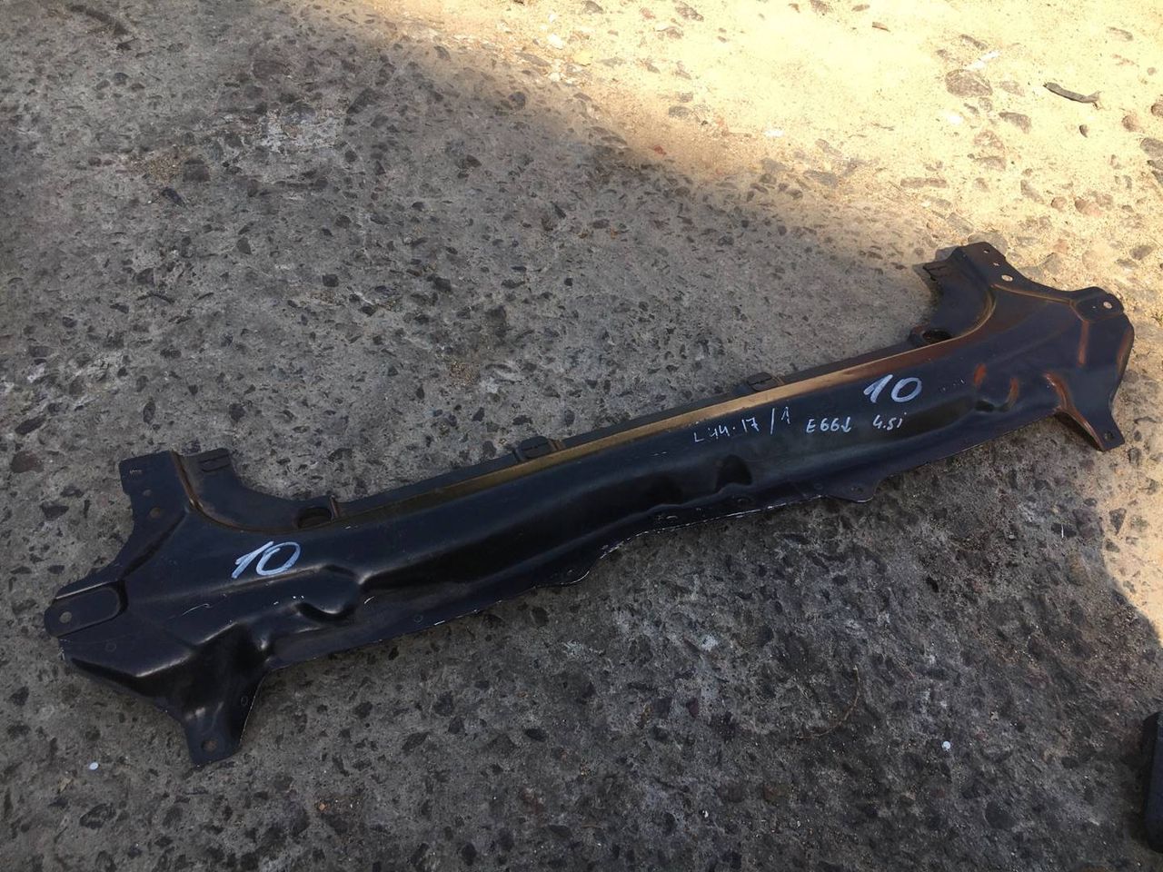 рамка капота BMW 7 серия E65/E66/E67 2003, 4.4 л., бензин, АКПП, седан