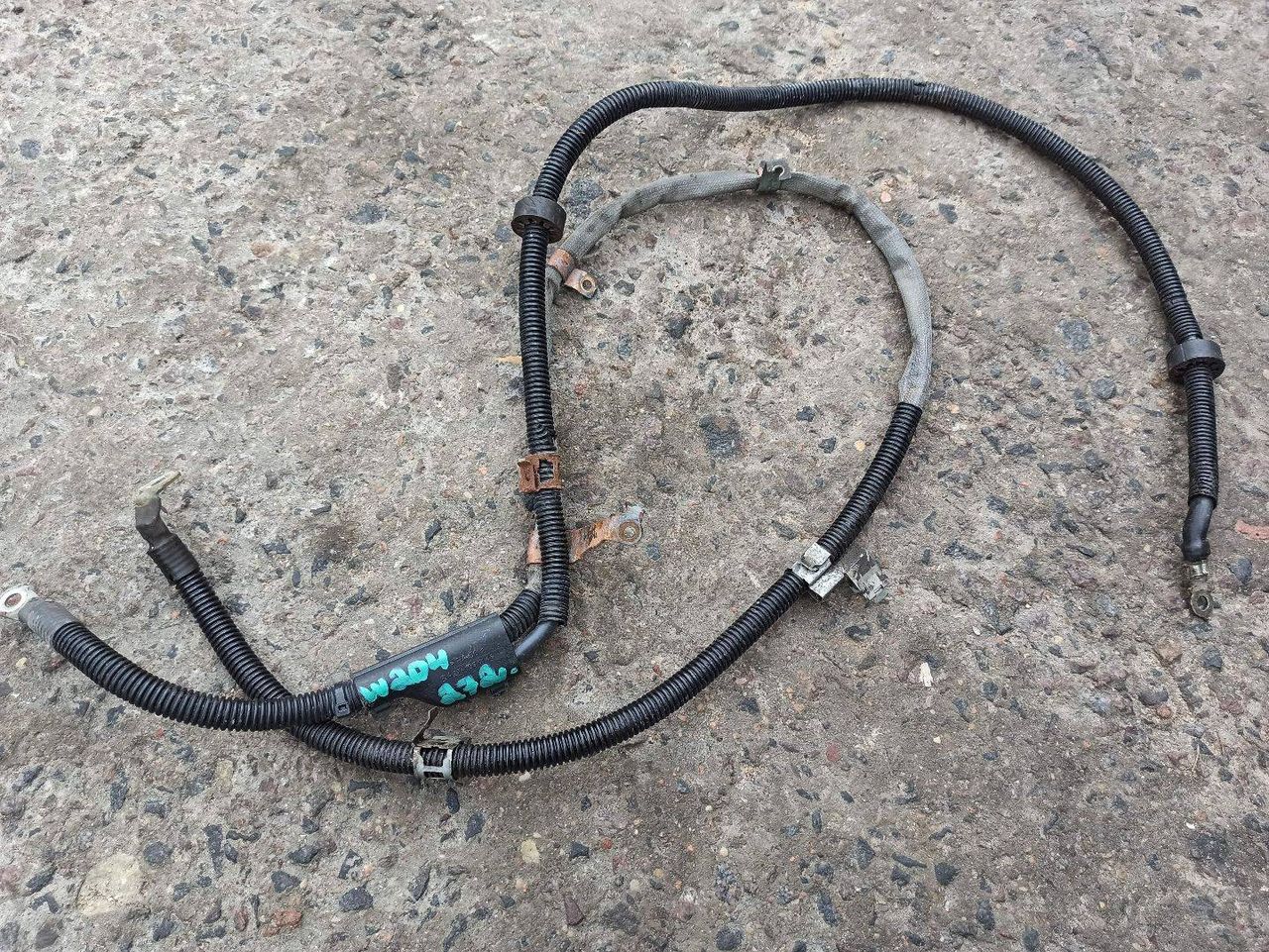 провод с генератора на стартер Mercedes-Benz C-Класс W204/S204 W204 2009, 3.0 л., M 272.948, бензин, A2711590146
